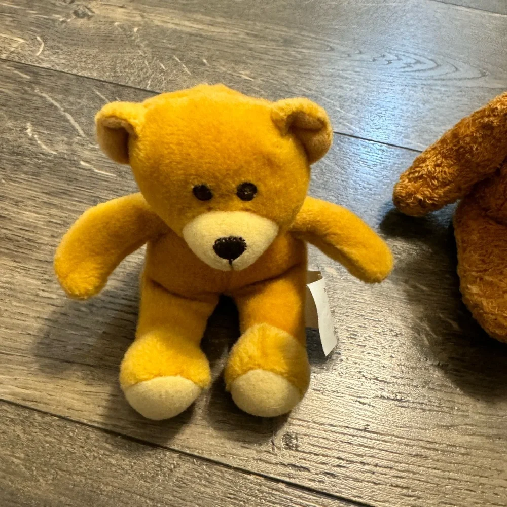 Lot of 4 Mini Stuffed Animals. Build A‎ Bear Read and Avon
